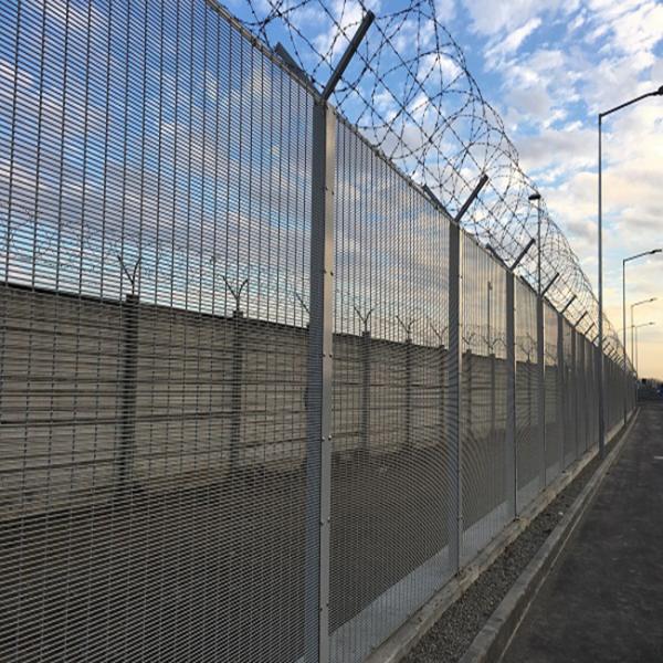 358 welded wire mesh fence high security fence Y post security fence China supplier
