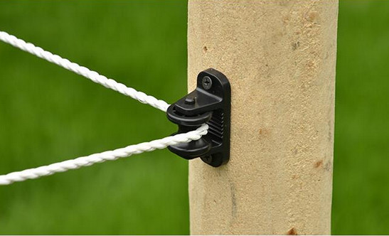 ISO9001 LLDPE wood post Electric Fence Post Insulators