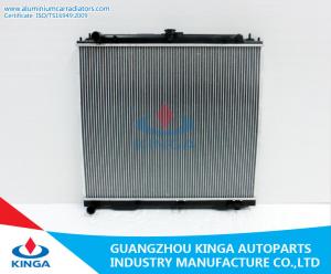 China Water - Cool Aluminum Auto Radiator For Nissan Navara D40 4CYL Diesel Manual Transmission Type on sale