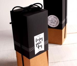 China Personalised Wine Bottle Box , Custom Printing Wine Box Recycled Materials on sale