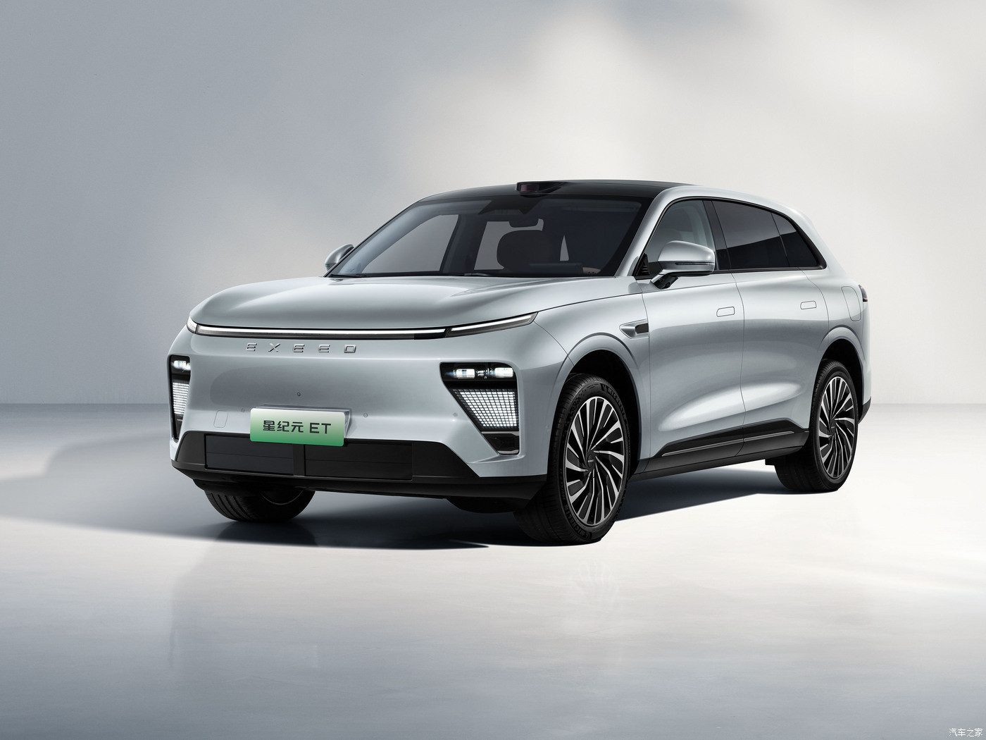 Dual Motor Powertrain Electric Vehicle SUV Chery EXEED ET For Exhilarating Performance