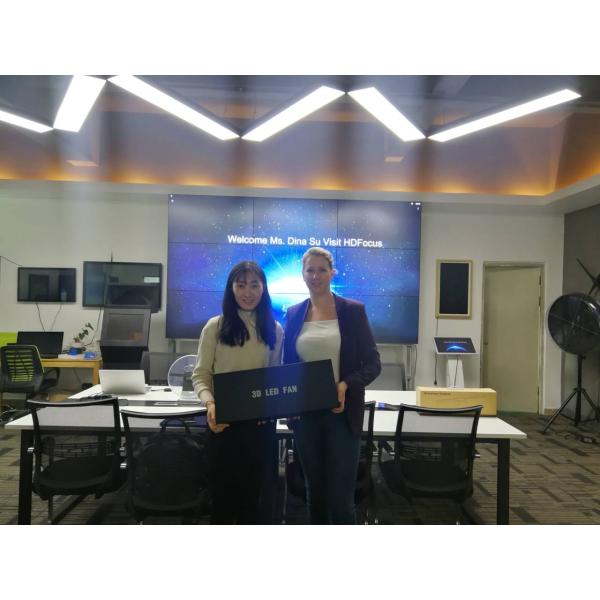 100CM 1*3 Human Shape Splicing Solution 3D Hologram Fan Advertising Machine