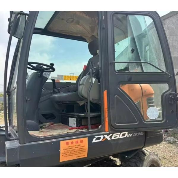 Pre Owned Doosan Wheel Excavator DX60W Total Transport Width 2000mm
