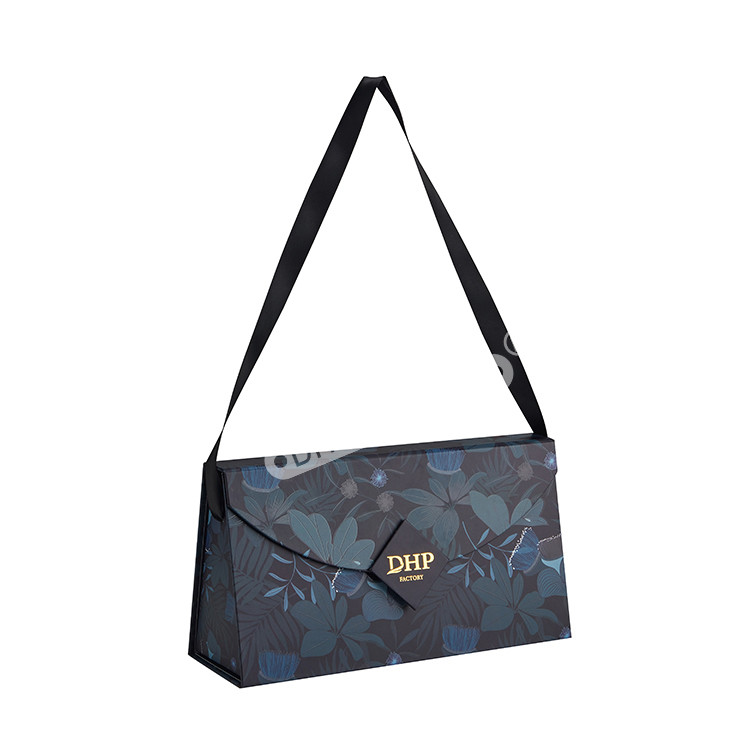 China Fashionable Small Foldable Cardboard Handbag Gift Boxes With Handle wholesale