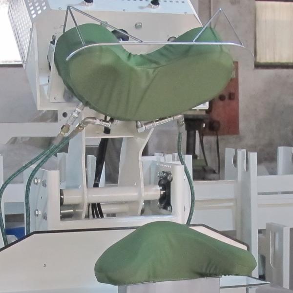 LED PLD ISO9001 Commercial Pressing Machine Scissors Close different kind of fabric suit press machine