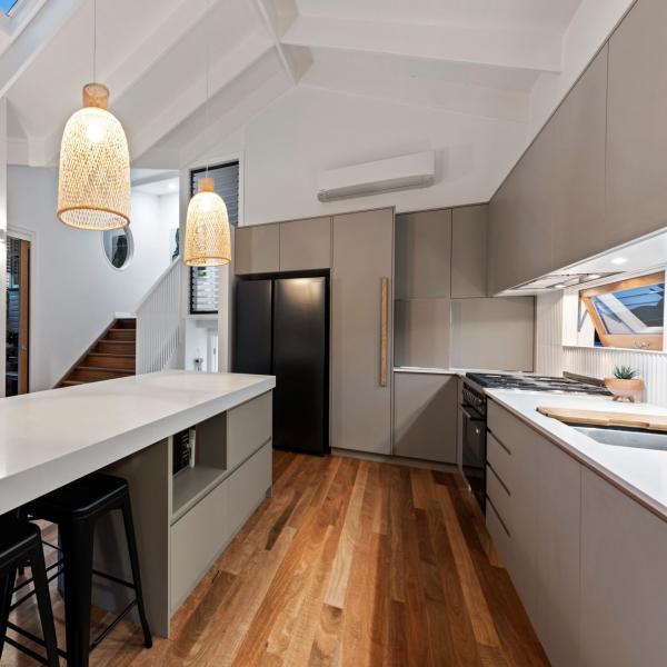 SGS TUV Light Grey Kitchen Cabinet L Shaped Lacquer Kitchen Cupboard