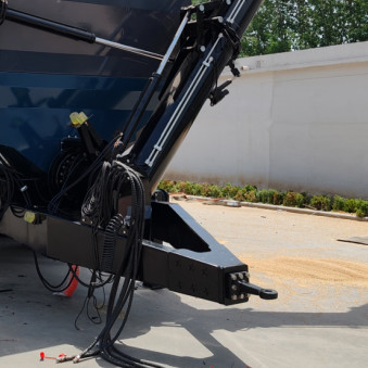 Folding Arm Double Axle Grain Cart Agricultural Machinery For Handling Bulk Crops
