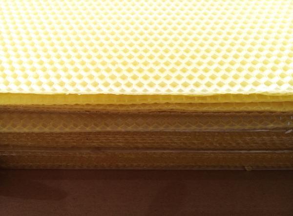 Quality Beeswax Comb Foundation Sheet / Beekeeping Equipment Without Additives for sale