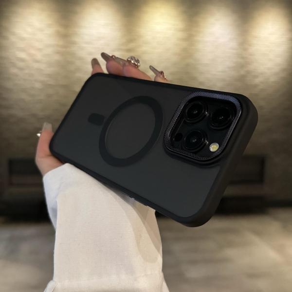 Skin Friendly Magnetic Phone Case Customized Mobile Phone Protective Cases Trend Style