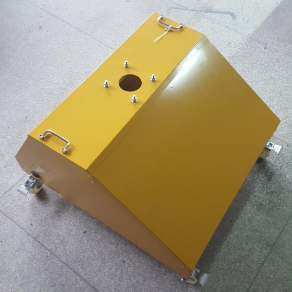 Adjustable Height Solar 3-Aspect 4-Face Mobile Solar Power Traffic Light With Four Wheel