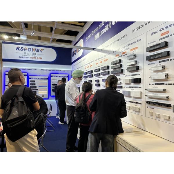 75*40*30mm Wall Power Adapter Customizable 12V 2A Switching Power Adaptor For LED Light