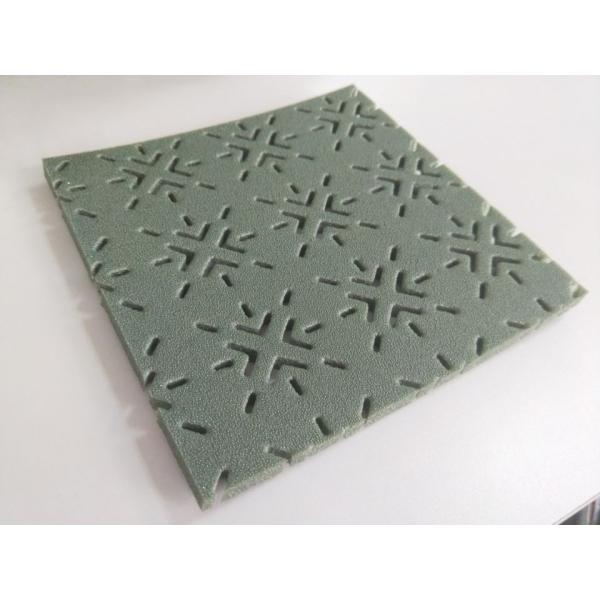 Shockproof 33kg/m3 Closed Cell Foam Artificial Turf Shock Pad