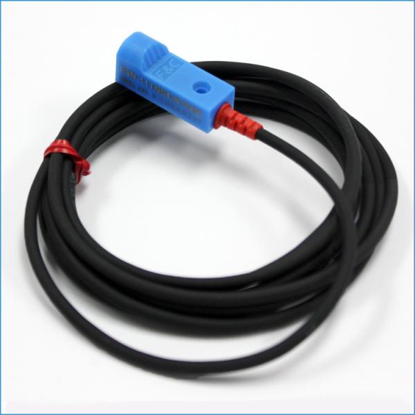 DC 12V-24V, 3 wires, horizontal inductance proximity 4mm metal detector sensor with CE .jpg