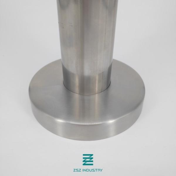Satin / Mirror Finishing Metal Railing Posts Round Base With Long Life