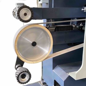 Compact Robotic Cell For Grinding Faucet Bodies