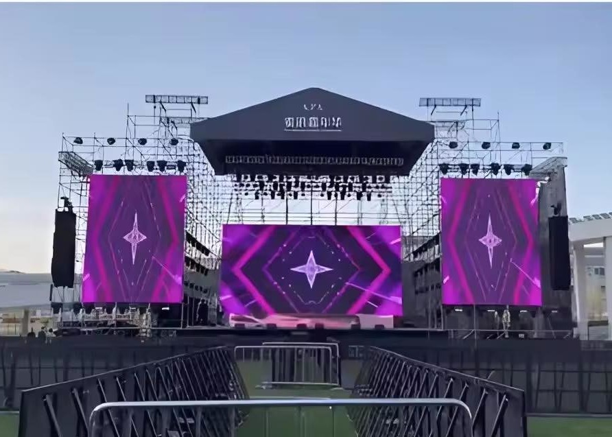 Ideal For Concerts, Backdrops, Competitions, High-Resolution Hanging LED