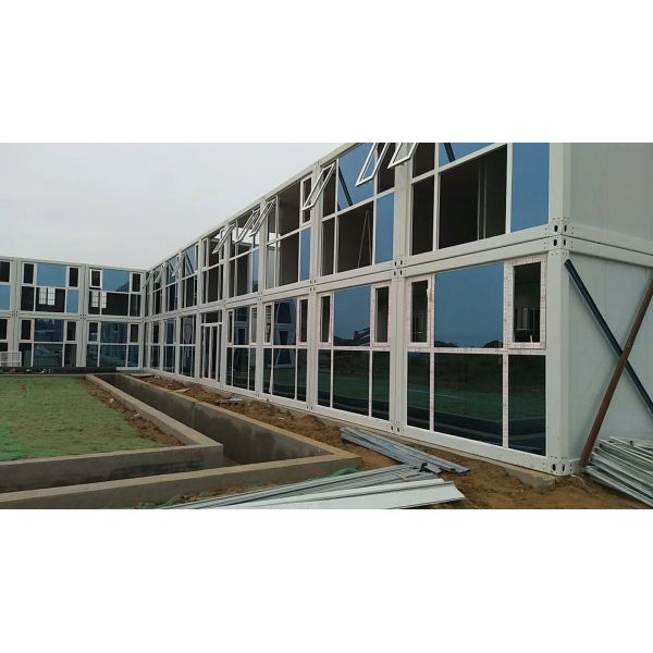 Prefabricated Combined Portable Low Cost Steel Structure Modular Apartment/Villa/Offices/Dormitory Container