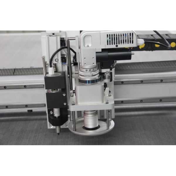 Carpet Automatic 1625 Fabric Cutting Machine 1600xc