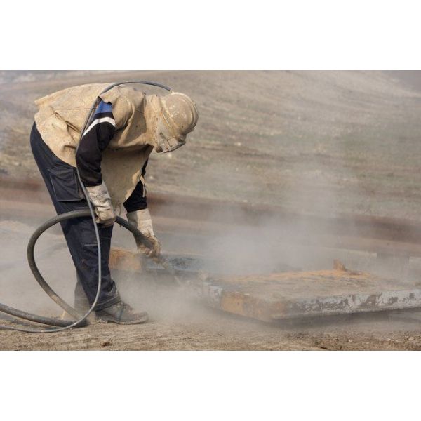 90% Purity 9.5 Mohs Black Silicon Carbide Powder For Metal And Wood Grinding