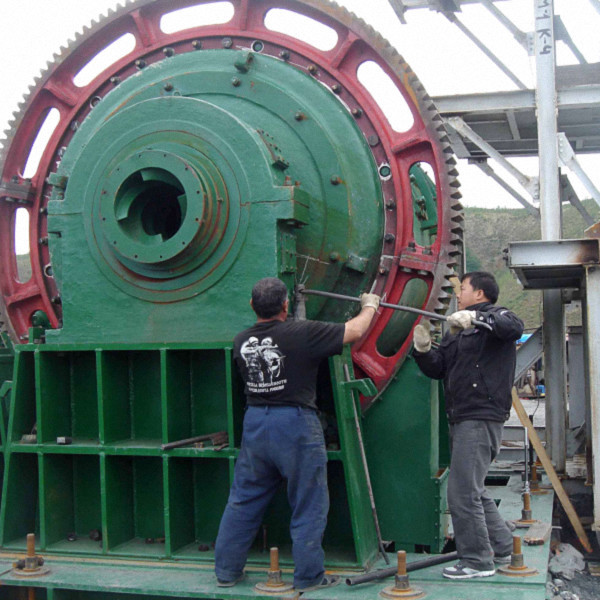 Large Crushing Ratio Φ1500×3000 73t/H Ball Mill Grinder