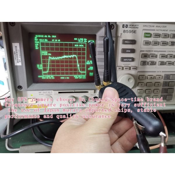 Vehicled GPS jammer + Beidou signal jammer Vehicled cigarette lighter 12V - 24V power supply to prevent positioning and