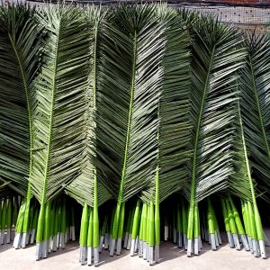 Deocrating Camouflaged Cell Towers 35m Telephone Pole Disguised As Tree