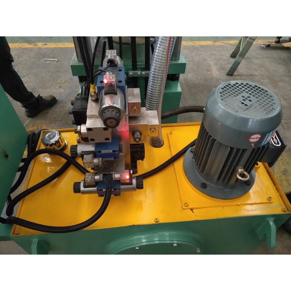 10T High Speed Hydraulic Press 4 Column High Productivity Metal Processing