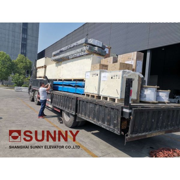 Outdoor 12° Escalators And Moving Walkways Speed 0.5m / S For Supermarket