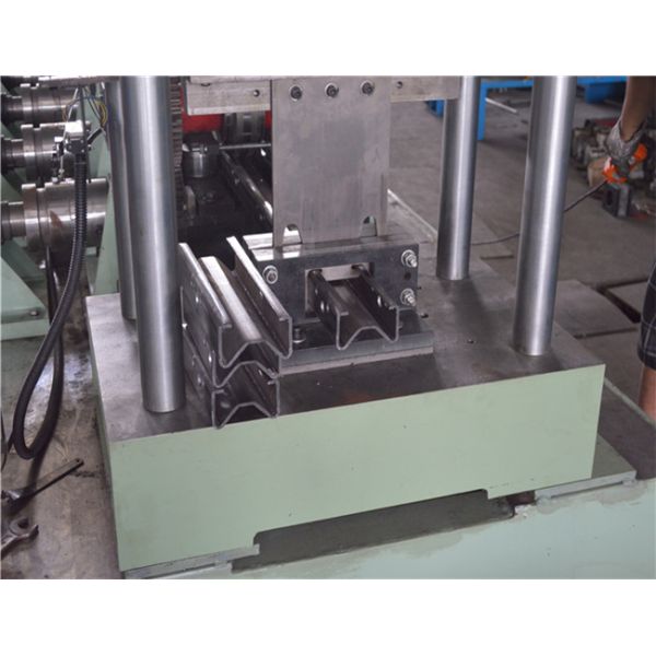 3.0mm 3 Waves Guardrail Roll Forming Machine 10m/Min for Highway Construction