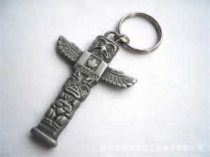 China Antique pewter plated 3D cross key fob, vintage pewter plated metal engraved key rings, wholesale