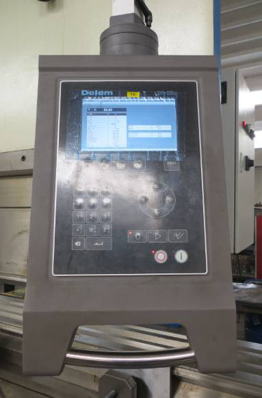 China CNC Hydraulic Press Brake Machine With LCD display wholesale