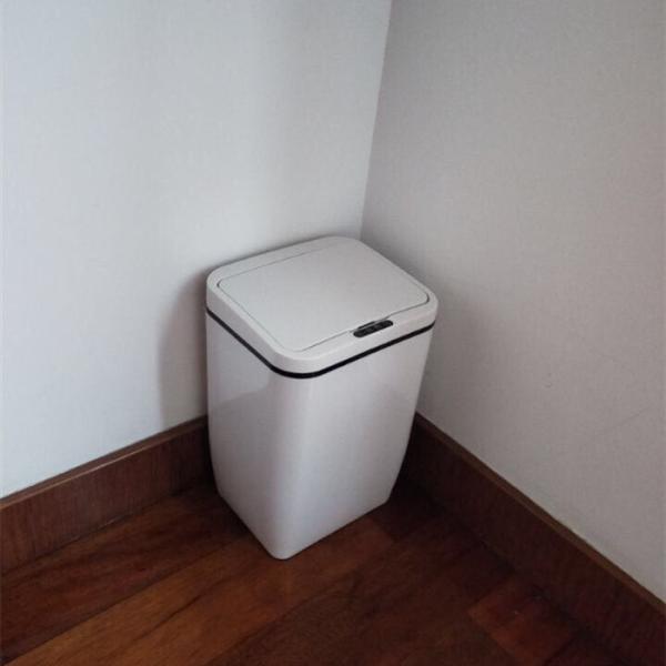 Noiseless Intelligent Trash Can , Durable Touchless Sensor Trash Can