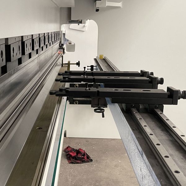 250T 3200MM CNC Hydraulic Press Brakes With Angle And Length Automatic Correction