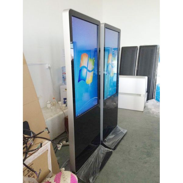 46 Inch Floor Standing Digital Signage , Dustproof Touch Screen Kiosk High Resolution