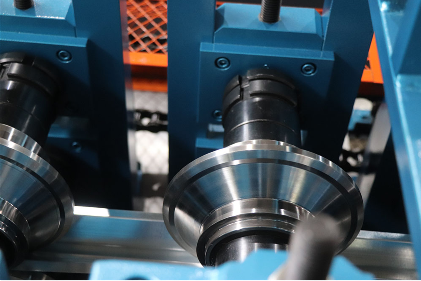 main T bar rolling machine