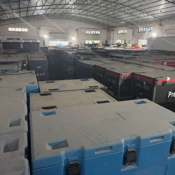 Professional Line Array Speaker Omnidirectional Space Efficiency Line Array System