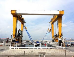 China Lifting And Repair Boat Hoist Crane Color Customized With Load Capacity 300t wholesale