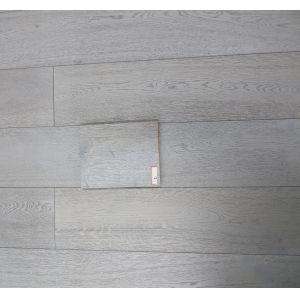 China smoked Oak Engineered Wood Flooring with silver powder wholesale