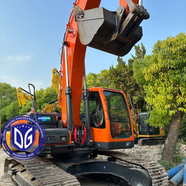 Used Doosan DX225 22.5Ton Crawler Excavator Almost New And In Excellent Condition On Sale