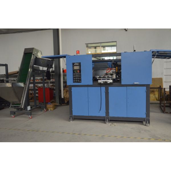 2000 Cavity 2 Cavity PET Bottle Blowing Machine for Smooth and Accurate Bottle Making