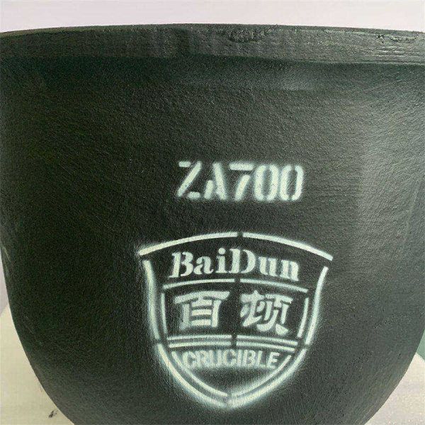 Circular Silicon Carbide Graphite Crucible 2.21g/cm3-2.25g/cm3 Density