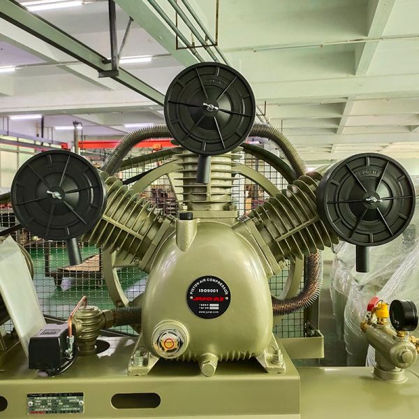 Jucai 10hp 7.5kw 250L Gas Reciprocating Piston Air Compressor Belt Driven
