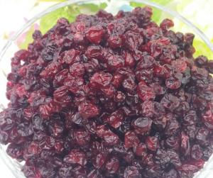 China Dried wild bearberry fruits in natural way for herbal medicine in China Xiong guo gan on sale