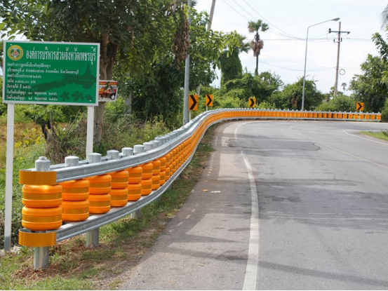 Roadway Safety Barrier Traffic Safety EVA Roller Barrier Anti Crash Barrier