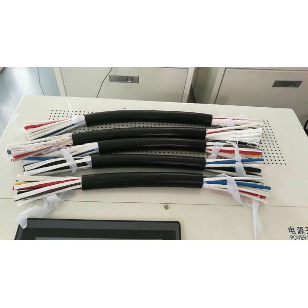 RS-70P Belt Feeding 70sqmm Cables Cutting And Stripping Machine