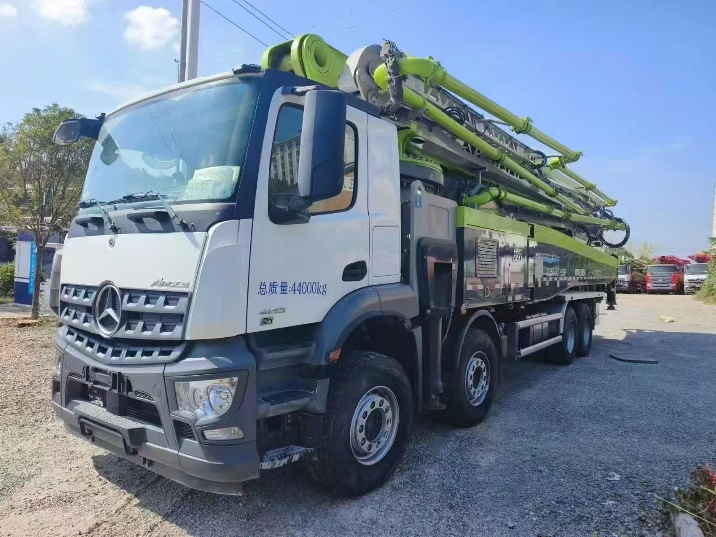2022 Less Used Zoomlion Open Type Used Concrete Pump Truck 62m With Mercedes Benz Truck