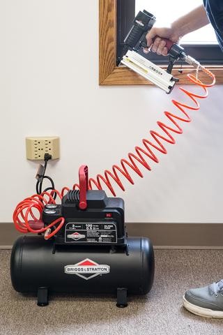 Vertical Briggs Stratton Compressor 2 Gallon 8 Liter Semi Closed Easy Carrying