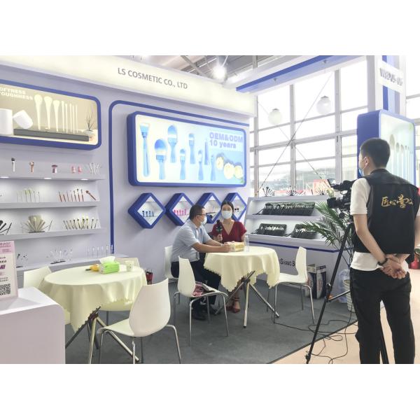 Cruelty Free Facial Makeup Brush Aluminum Ferrule Single Foundation Brush Blusher