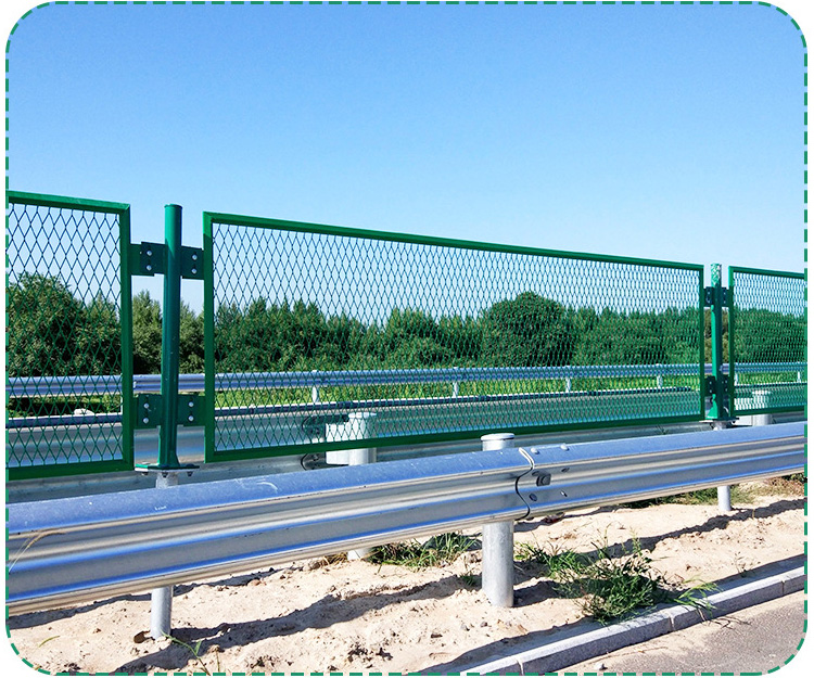Chain Link Fence For Customized Anti Glare Traffic Barrier Mesh Fence Barbed Wire