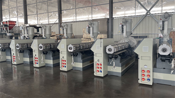 Plastic Single Extruder Irrigation Water Supply Energy Gas Hose Pipe Making Machine